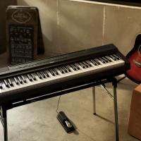 Yamaha P121 Black + Stand L121 B Alimentatore leggio e pedale inclusi Pianoforte Digitale NUOVO ARRIVO_6